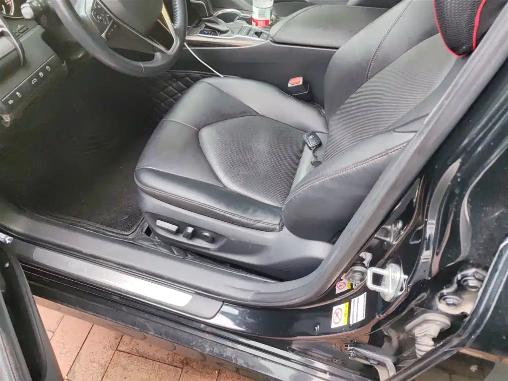 Toyota Camry 2018 2.5G Luxury Edition фото 8