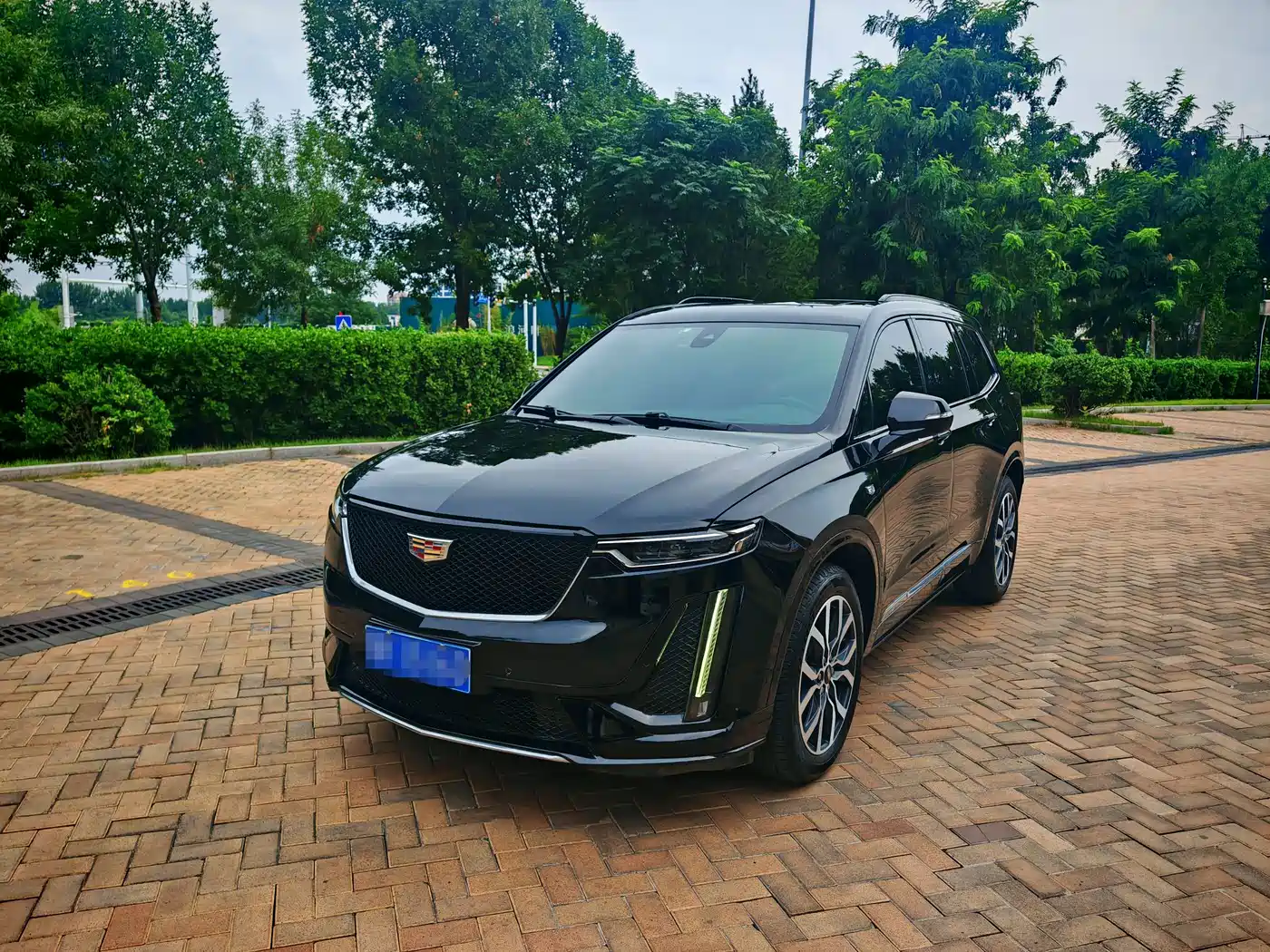 Photo 1 - Cadillac XT6