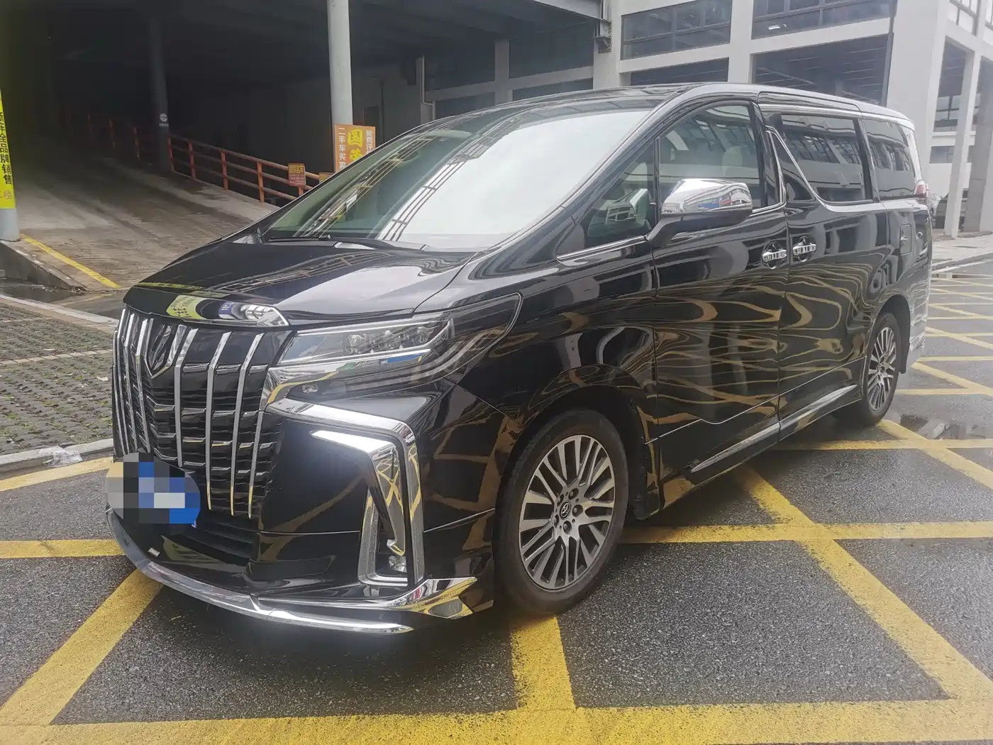 Toyota Alphard 2018 3.5L Luxury