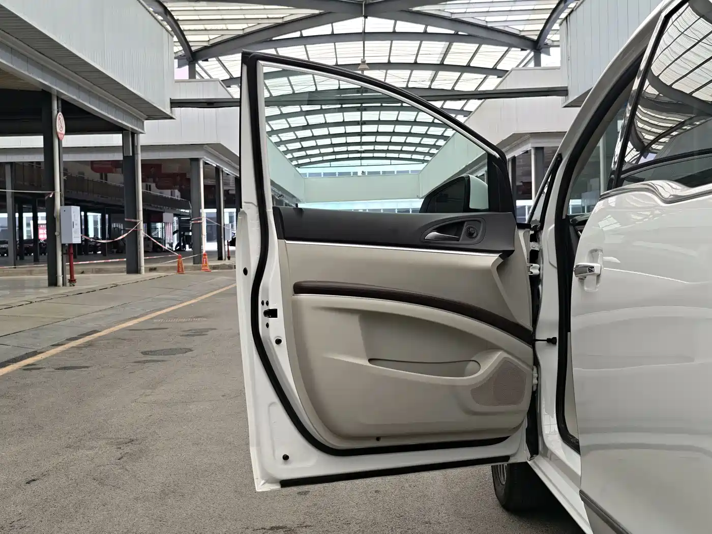 Buick GL8 2021 Land Business Class 652T Luxury фото 4