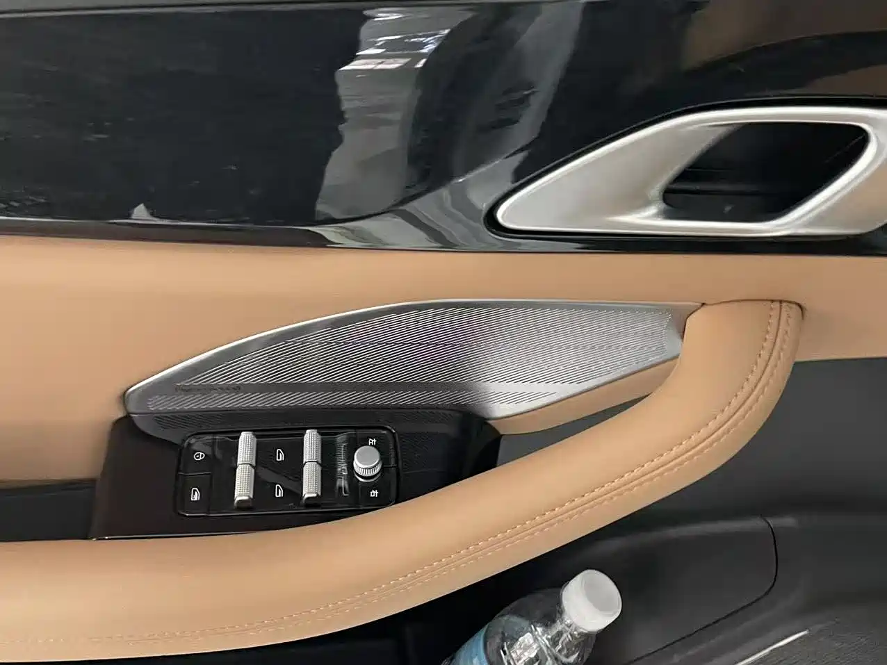 Geely Galaxy Galaxy A7 2025 EM-i 150km Explorer+ Edition фото 19