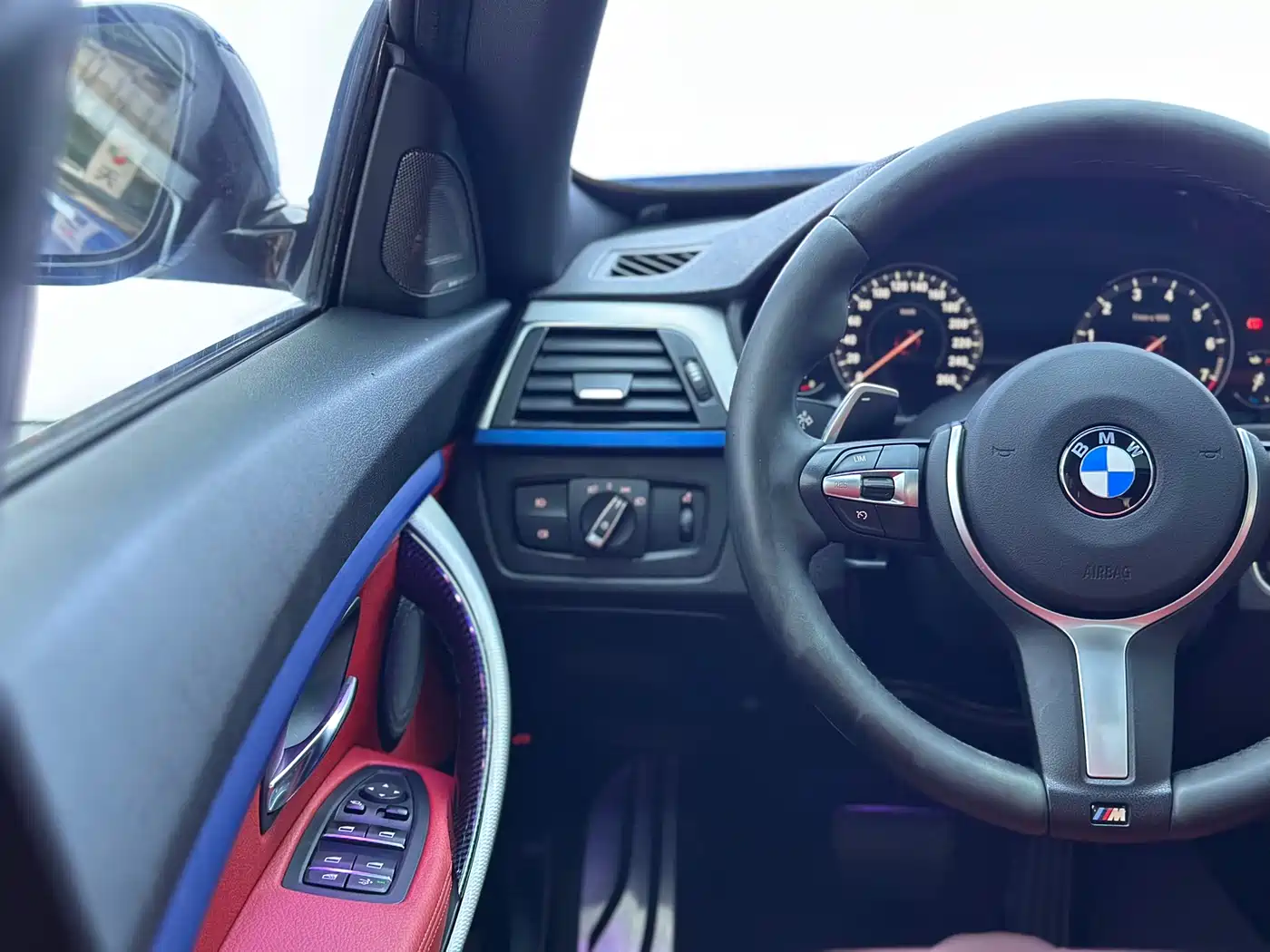 BMW 3 Series GT 2018 330i xDrive M Sport фото 17