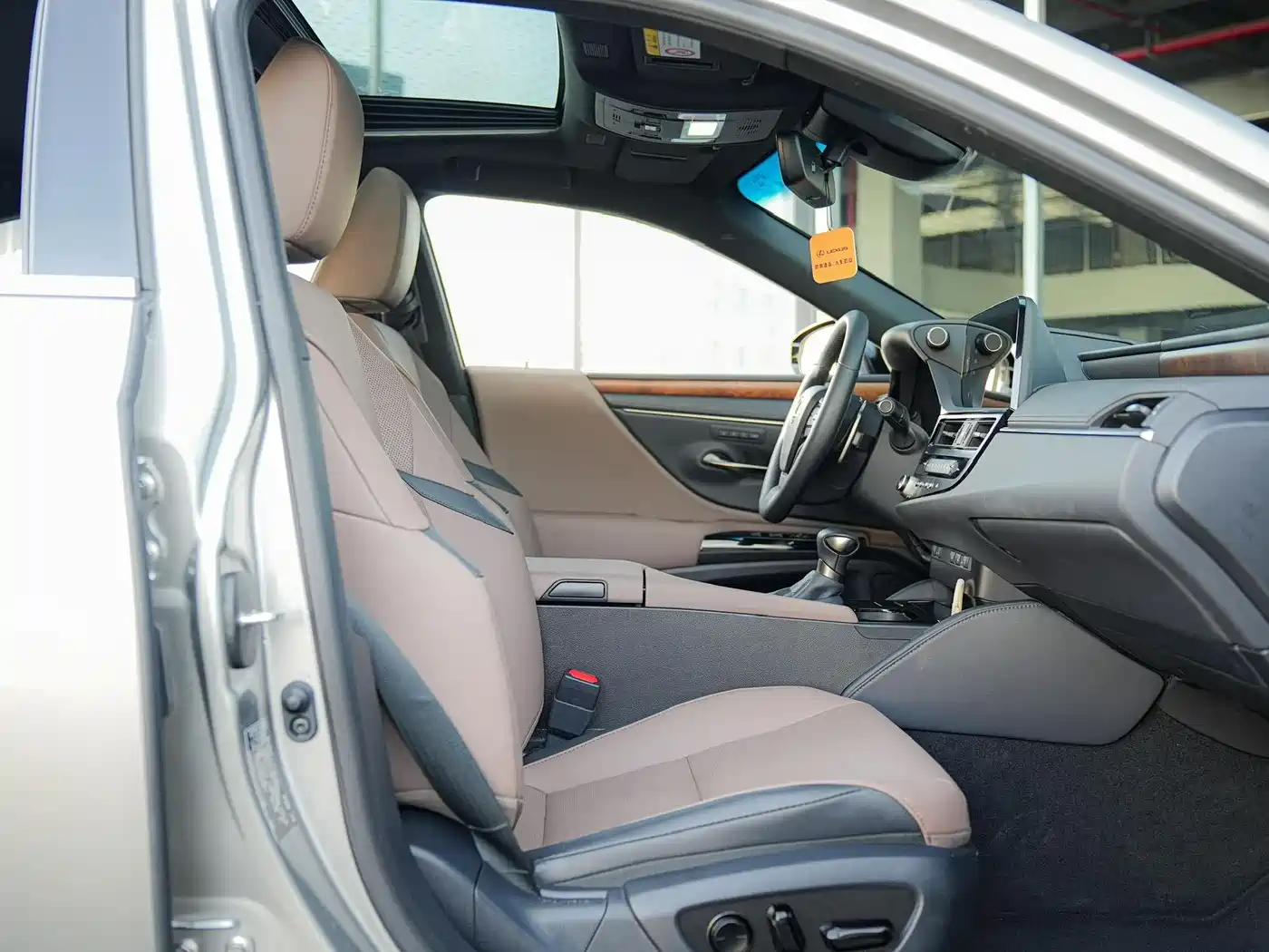 Lexus ES 2024 200 Premium Edition фото 11