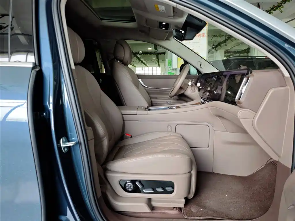 AITO Wenjie AITO M9 2024 Extended Range Ultra 42kWh 6-Seater фото 27
