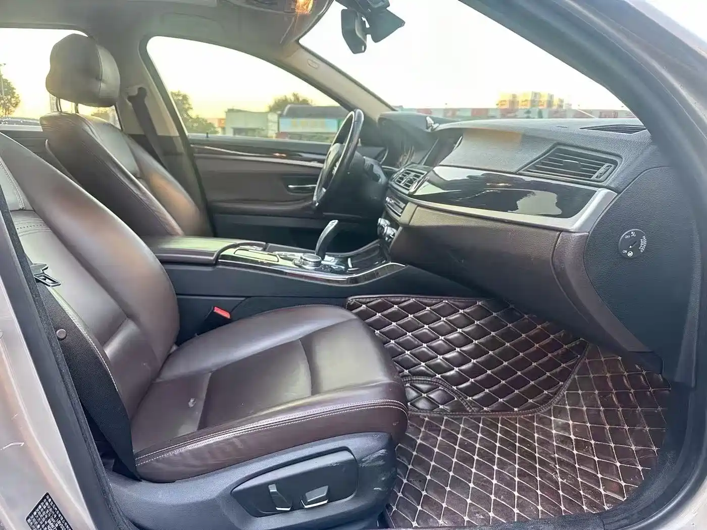 BMW 5 Series 2017 525Li Leading Edition фото 6