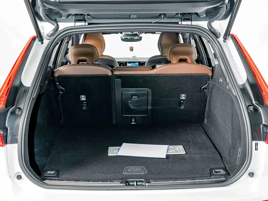 Volvo XC60 Plug-in Hybrid 2025 2025 Plug-in Hybrid Long Range AWD Zhiya Luxury Edition