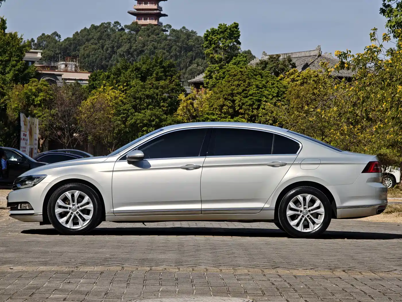 Volkswagen Magotan 2018 330TSI DSG Luxury фото 16