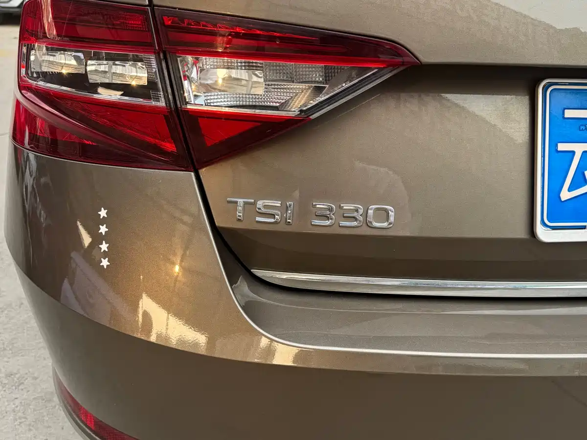 Škoda Superb 2018 TSI330 DSG Luxury Edition China V фото 16