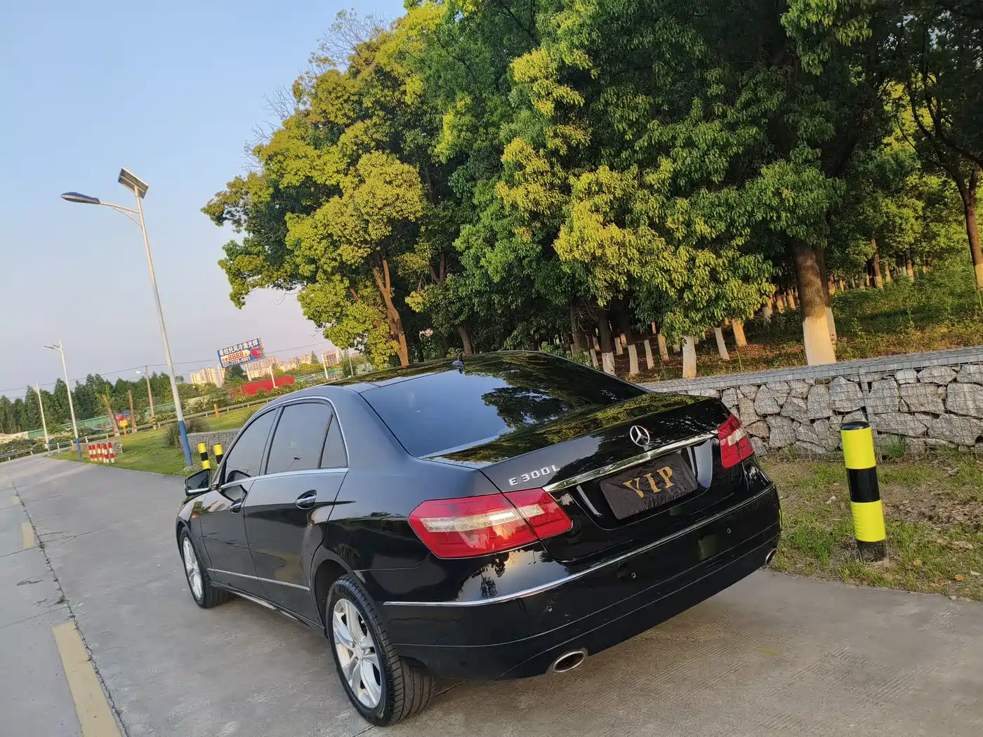 Mercedes-Benz E-Class 2012 E 300 L Fashion фото 4