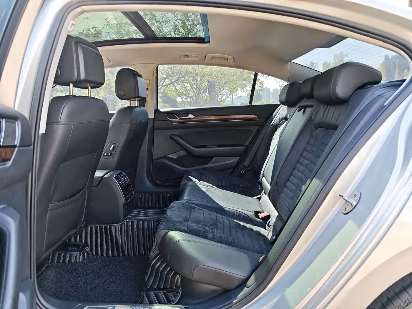 Volkswagen Magotan 2018 330TSI DSG Luxury фото 6
