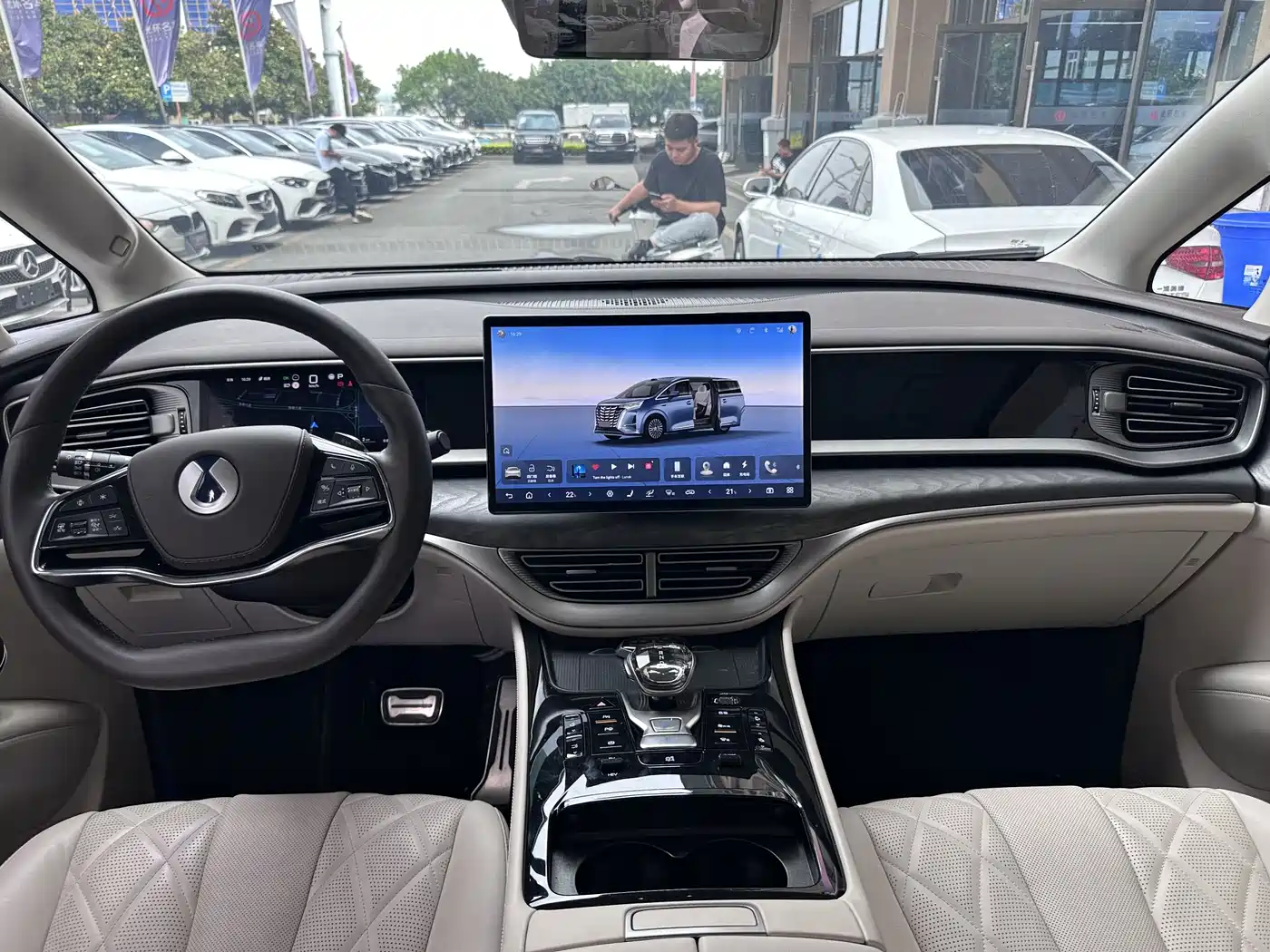 Denza D9 2025 DM-i Smart Drive Edition 1020 AWD Prestige фото 10