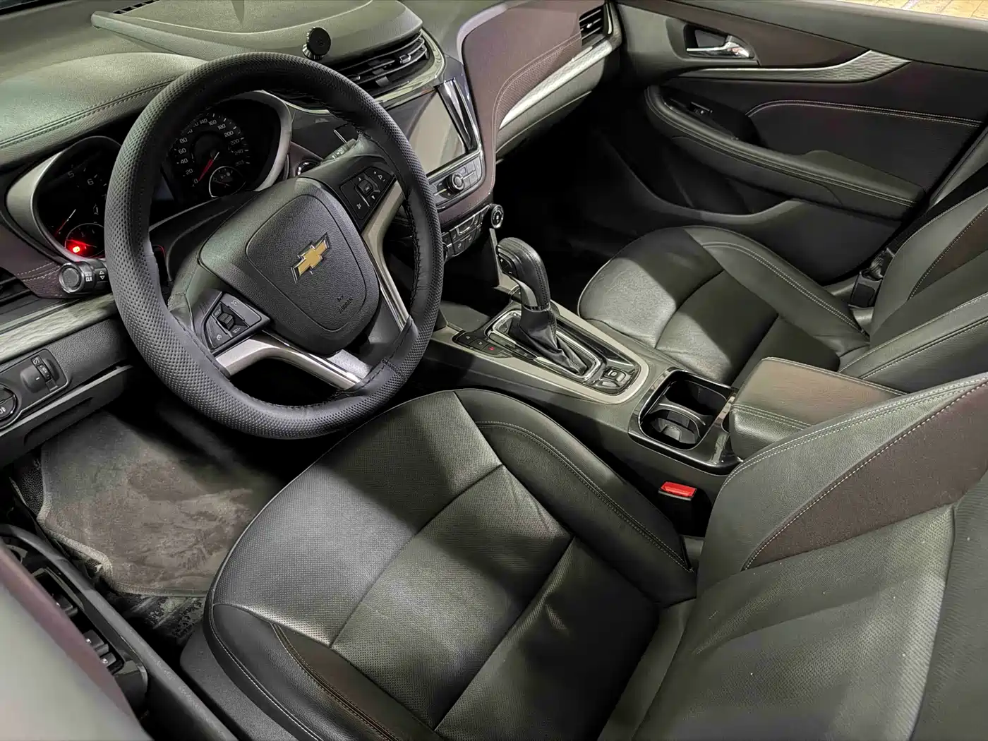 Chevrolet Malibu 2016 2.0L Automatic Luxury фото 4