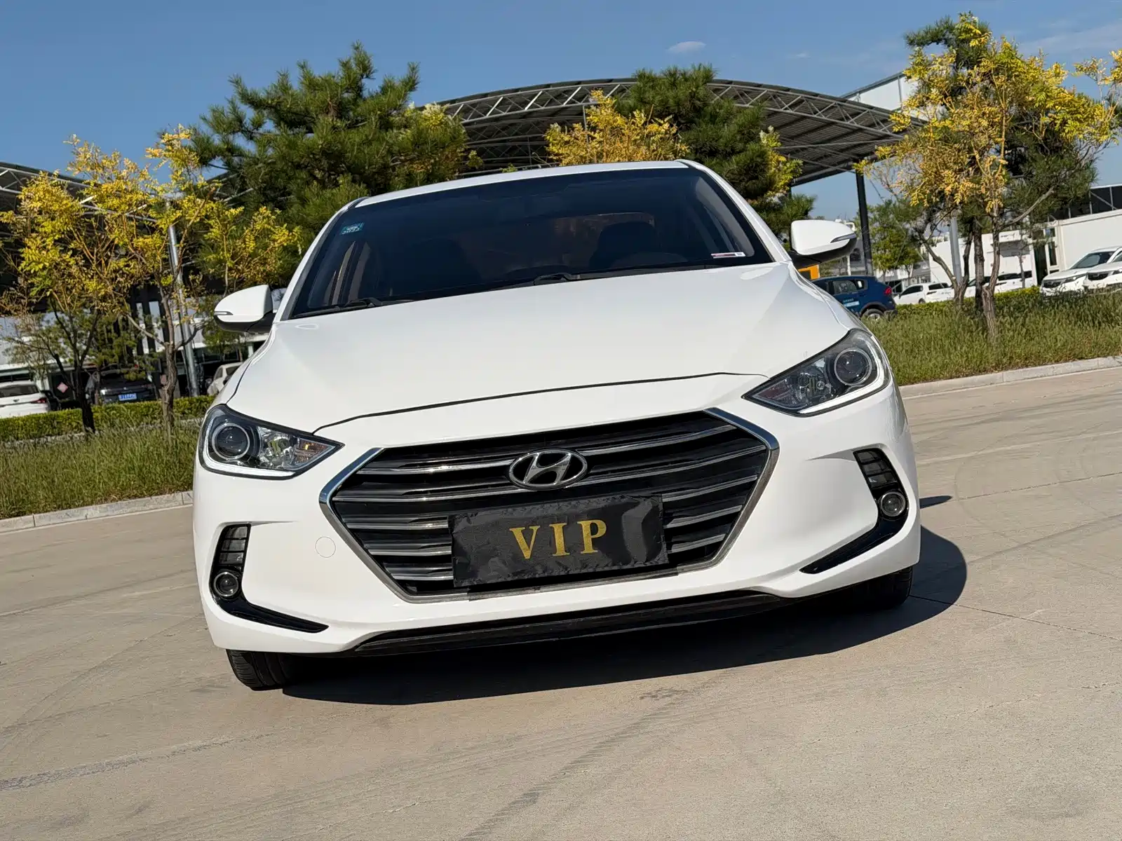 Photo 3 - Hyundai Elantra