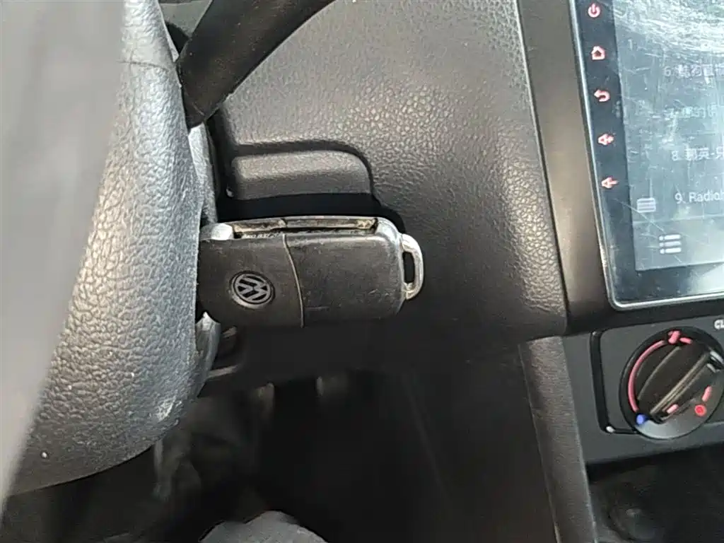Volkswagen Polo 2016 1.4L Automatic Trend фото 9