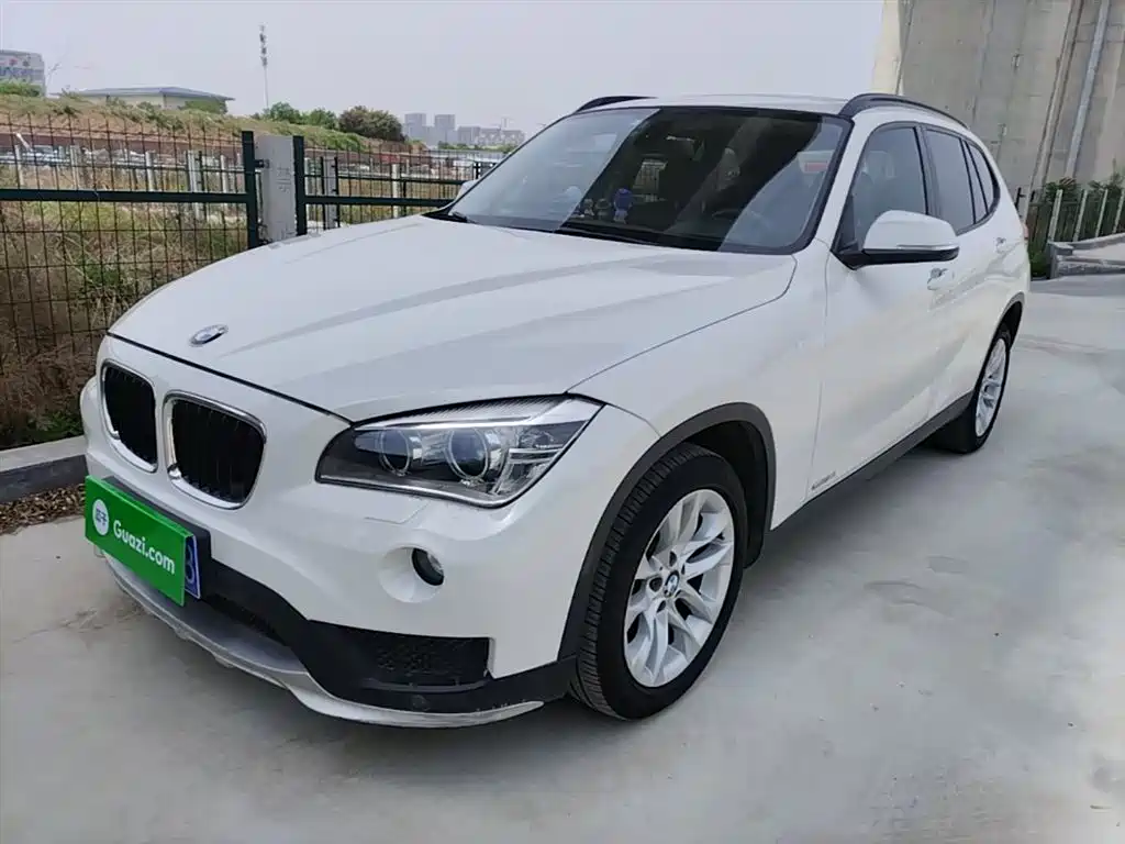 BMW X1 2014 sDrive18i Leading Edition фото 2