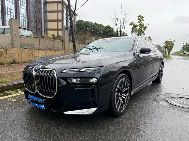 BMW 7 Series 2024