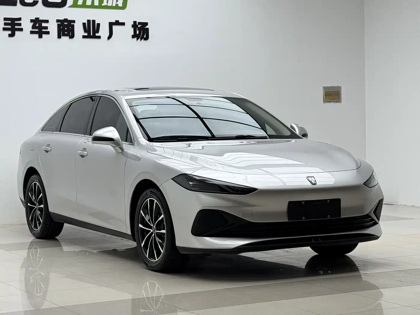 Roewe D7 2025 2025 DMH 125km World Champion Edition