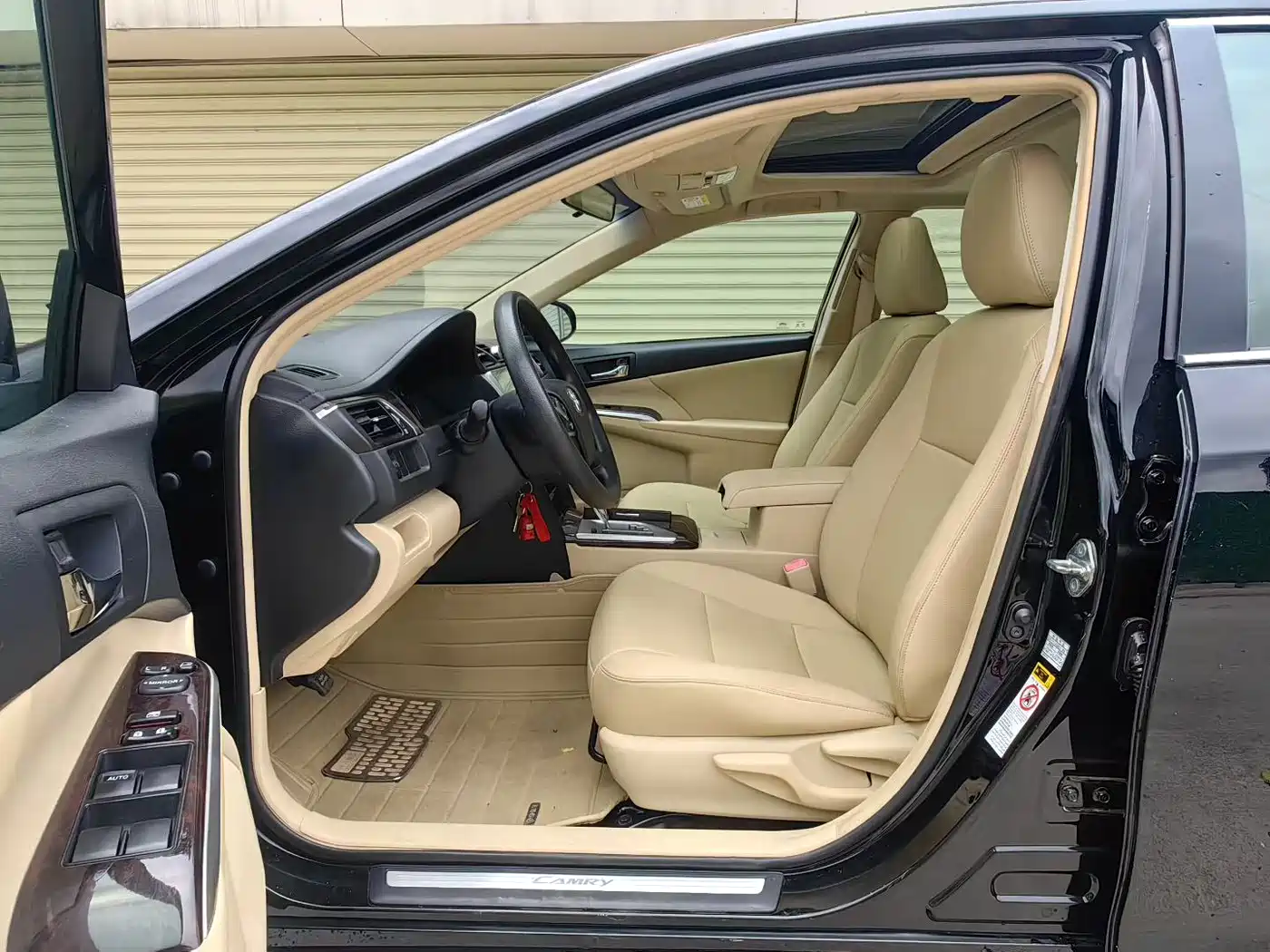 Toyota Camry 2015 2.0E Elite Edition фото 4
