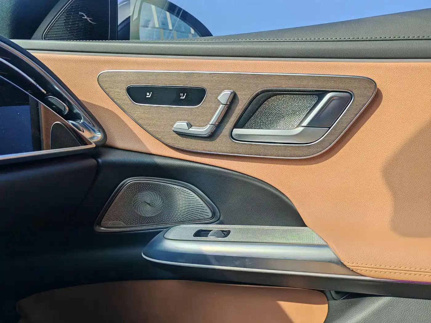 Mercedes-Benz E-Class 2024 Model E 300 L Luxury фото 21