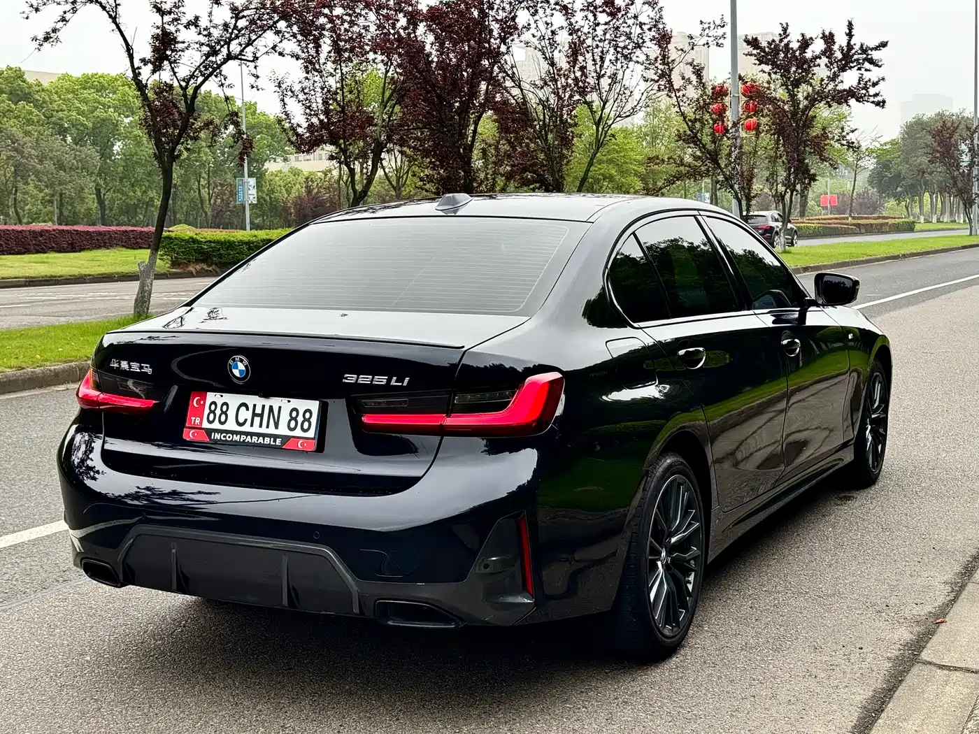BMW 3 Series 2024 325Li M Sport Shadowline Package фото 10