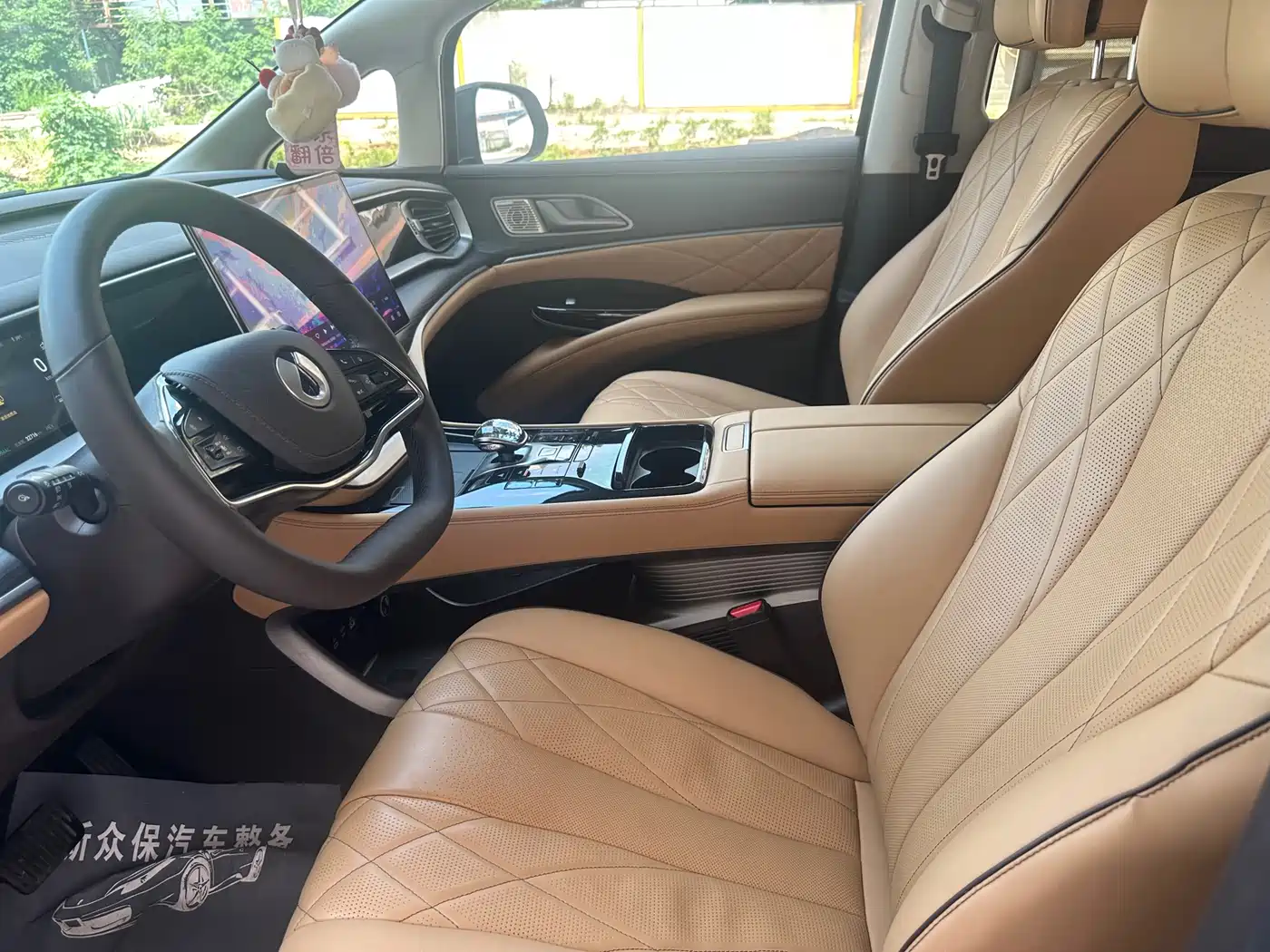 Denza D9 2024 DM-i 980 AWD Premium фото 4