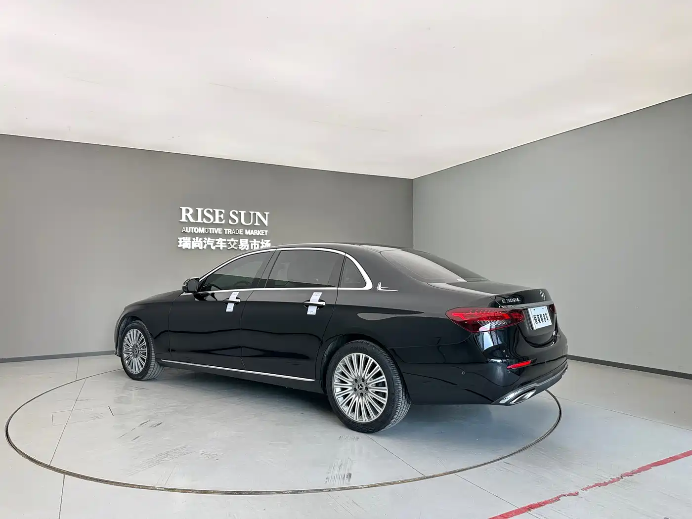 Mercedes-Benz E-Class 2023 E 300 L Luxury фото 7