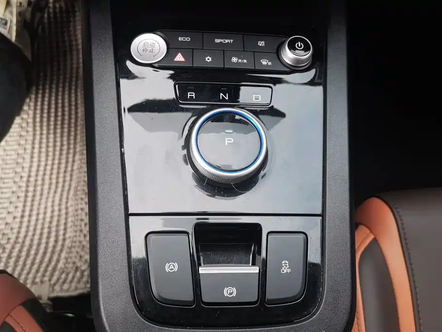 BYD e2 2021 Luxury Edition фото 16
