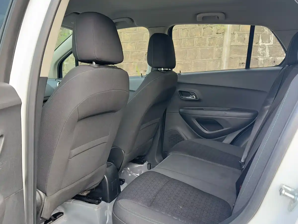 Фото 6 - Chevrolet Trax