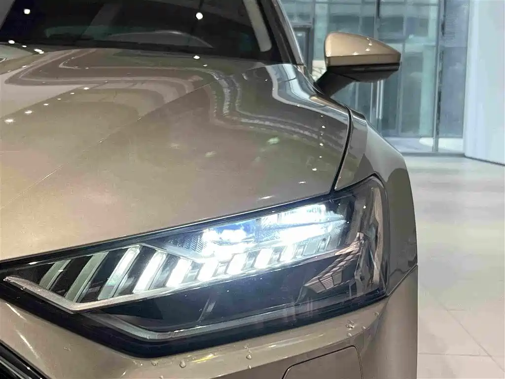 Photo 15 - Audi A7L