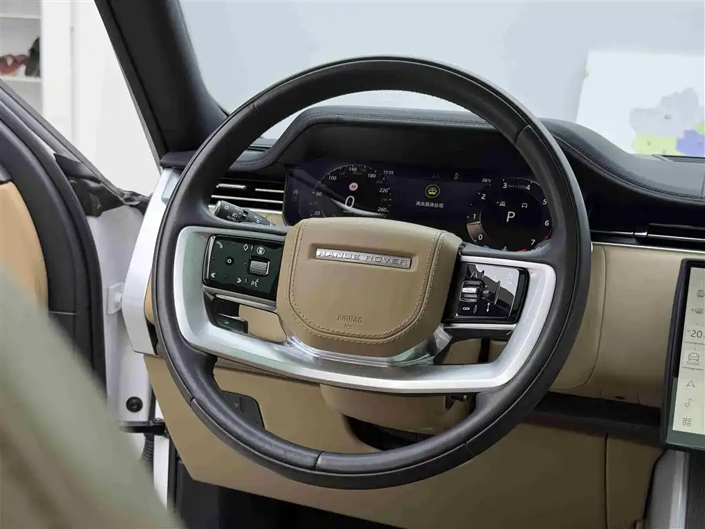 Land Rover Range Rover 2024 3.0 L6 400PS Golden Age Extended 7-Seater фото 12