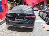 Photo 4 - BMW 5 Series