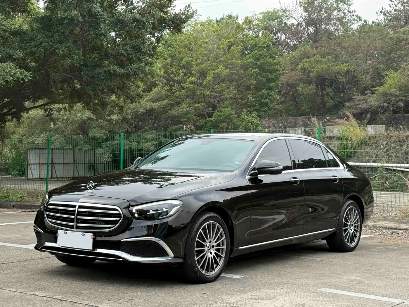 Mercedes-Benz E-Class 2023 E 260 L фото 2