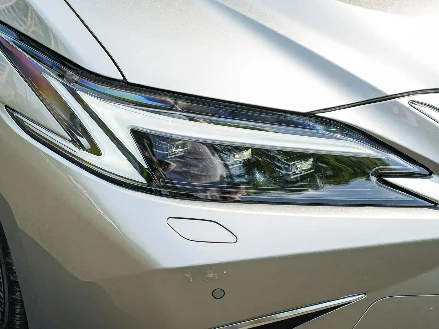 Lexus ES 2025 300h Ultimate Edition фото 10