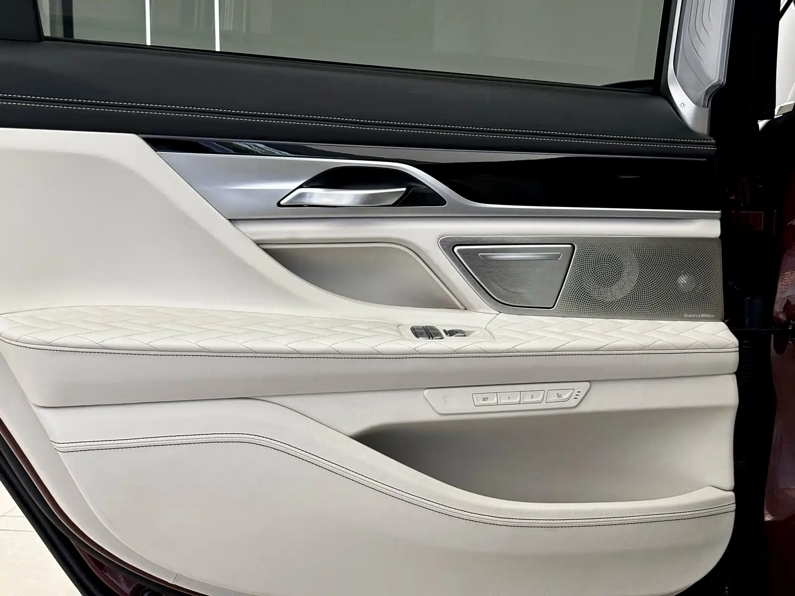 Фото 19 - BMW 7 Series