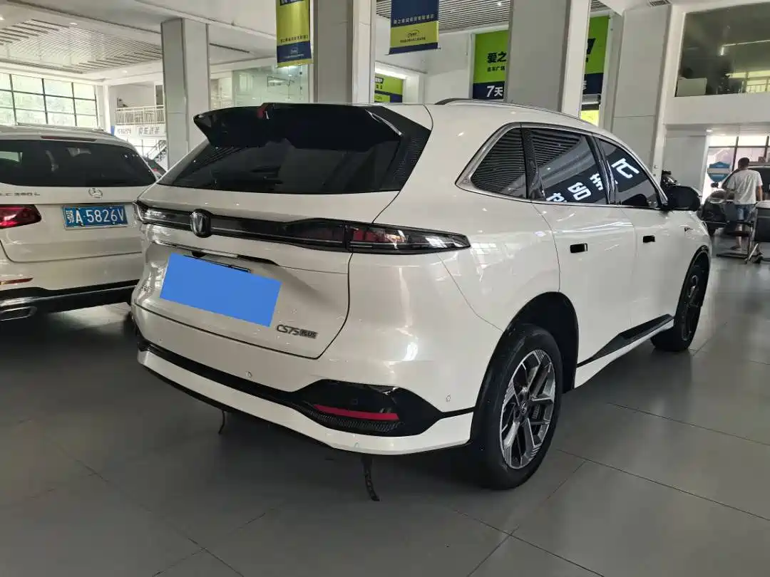 Фото 7 - Changan CS75 PLUS
