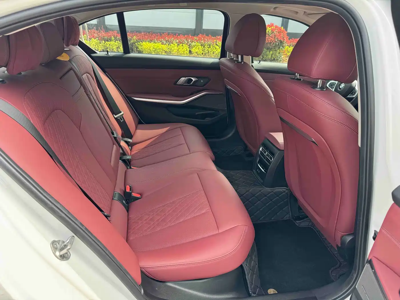 BMW 3 Series 2023 325Li M Sport Black Night Package фото 10