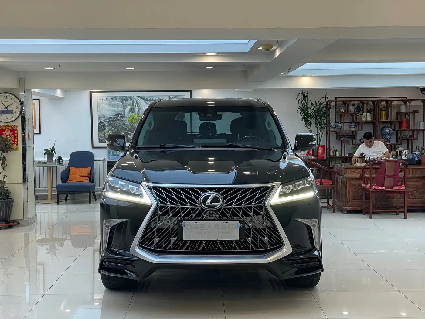 Фото 2 - Lexus LX