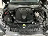 Photo 8 - Audi A8