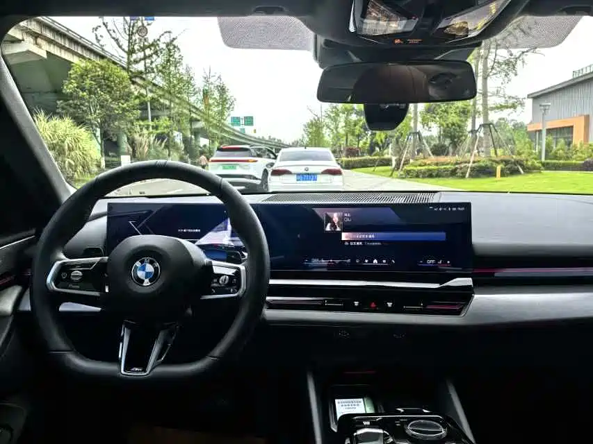 BMW 5 Series 2024 525Li M Sport Package фото 7