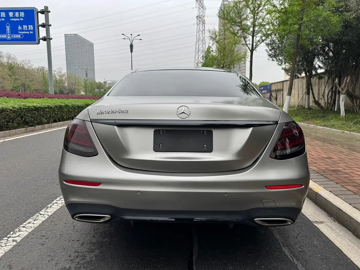 MERCEDES-BENZ E CLASS