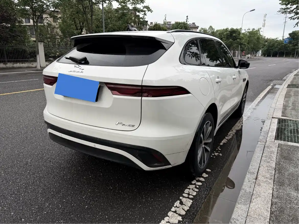 Jaguar F-PACE 2024 2024 P250 R-Dynamic SE