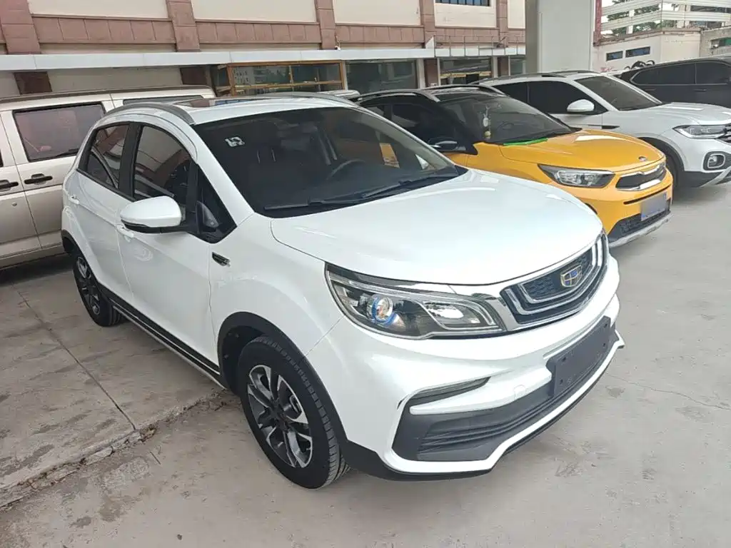 Фото 4 - Geely Vision X3