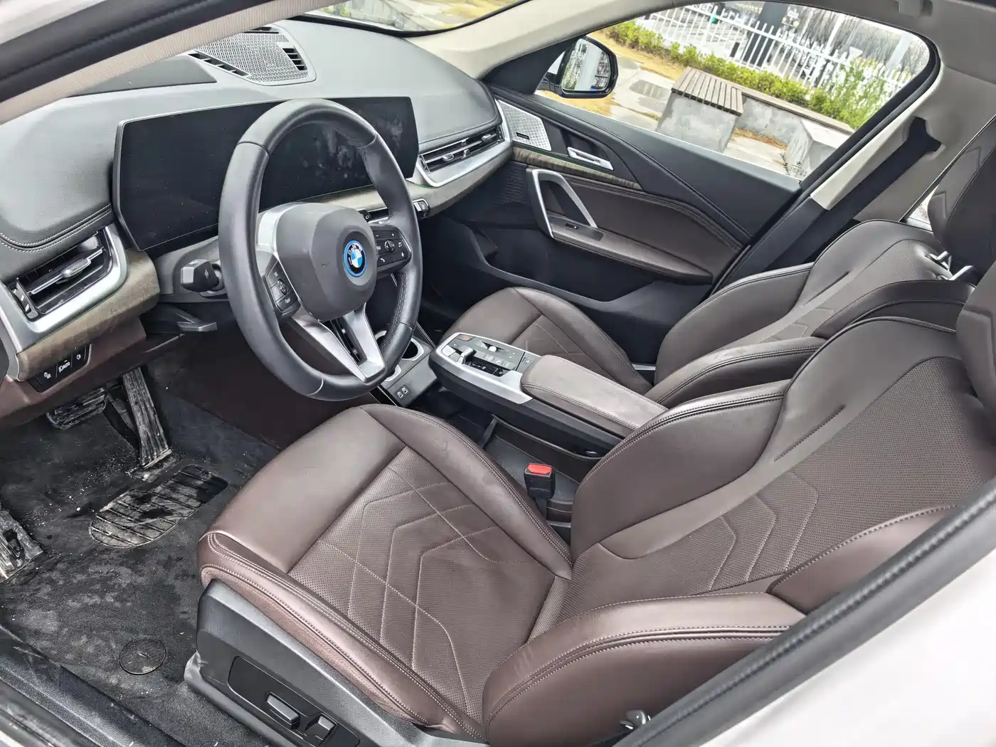 BMW iX1 2023 xDrive30L X Design Package фото 10