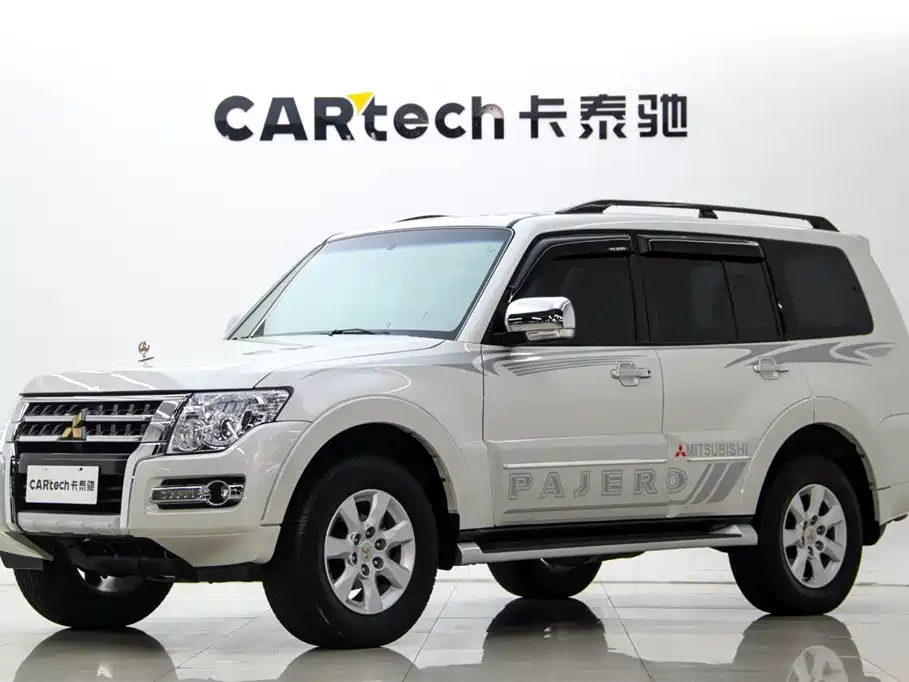 Mitsubishi Pajero (Import) 2020 3.0L Automatic Standard Edition фото 7
