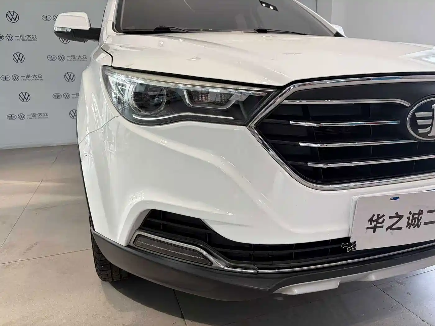Besturn X40 2018 2018 Internet Celebrity Edition 1.6L Automatic Luxury