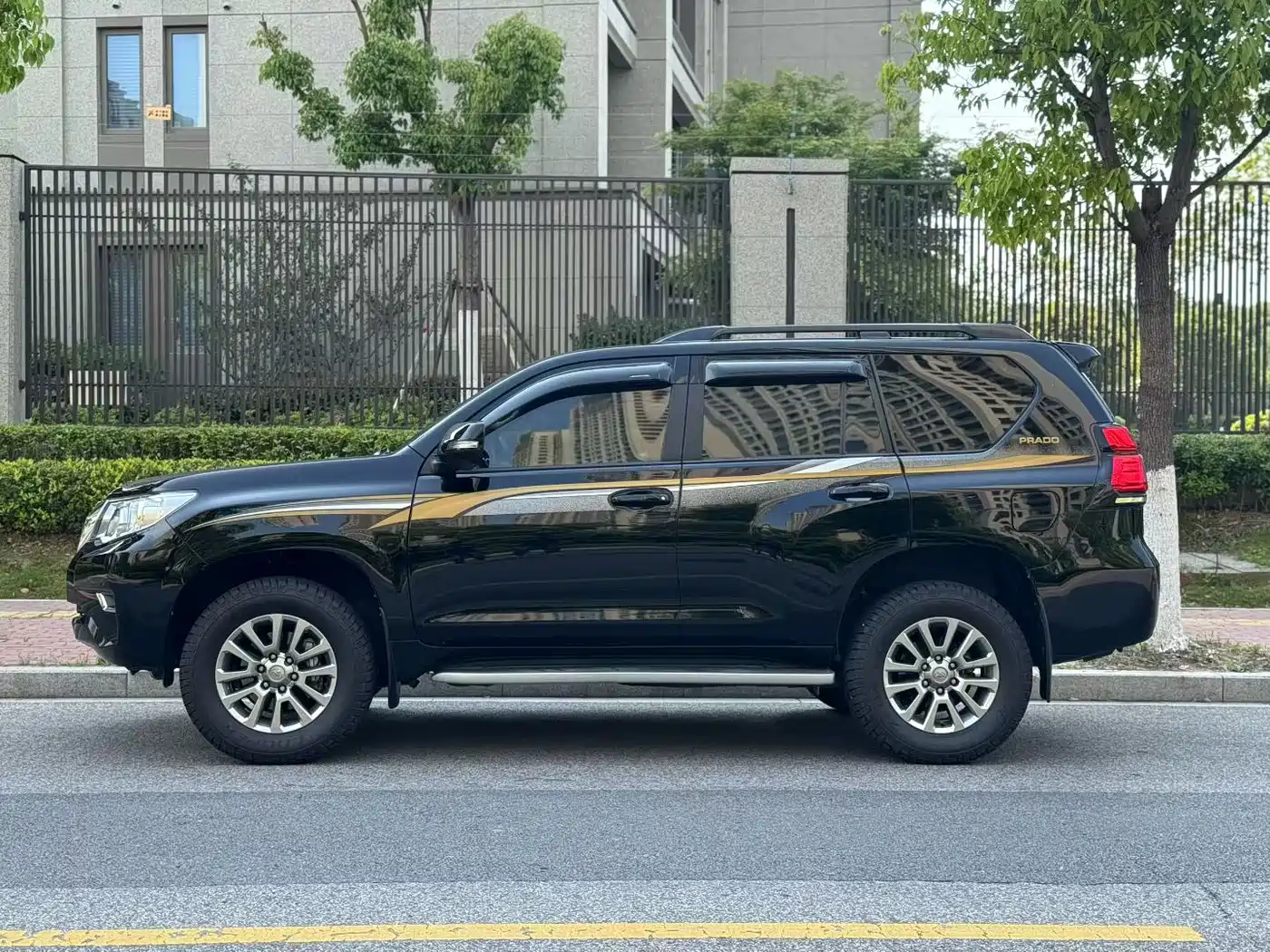 Toyota Prado 2018 3.5L Auto TX фото 9