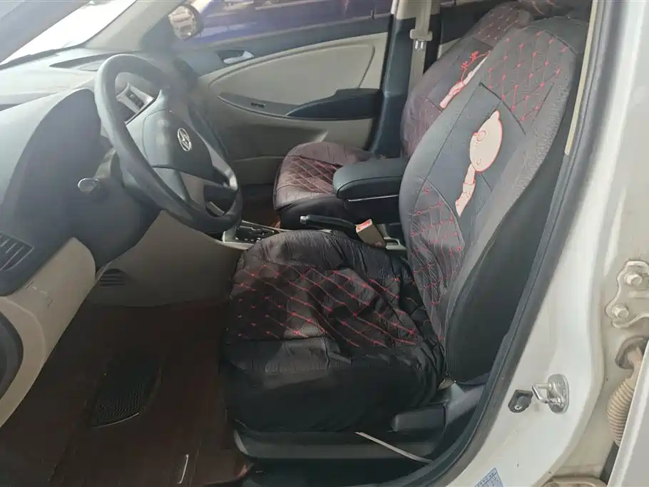 Hyundai Verna 2014 1.4L Automatic Smart GLS фото 9