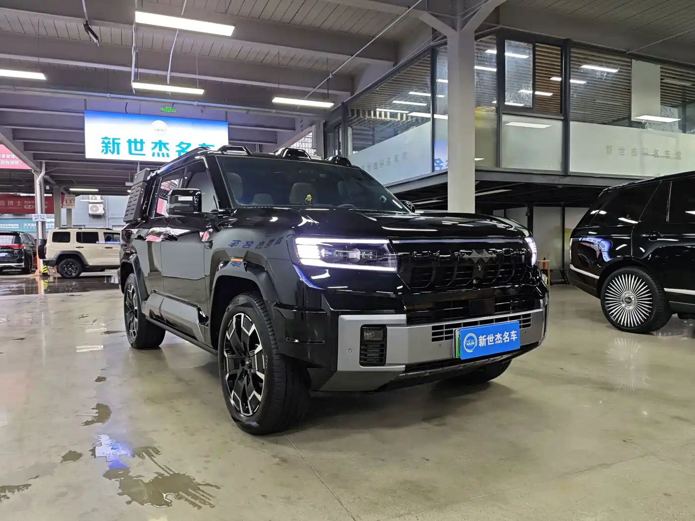 Fang Cheng Bao Leopard 8 2025 2025 Zhiyong Flagship 7-Seater