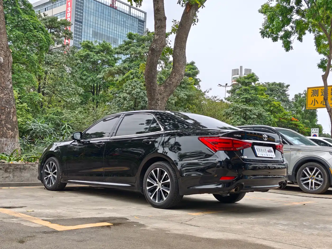 Toyota Crown 2018 2.0T Fashion Edition фото 15