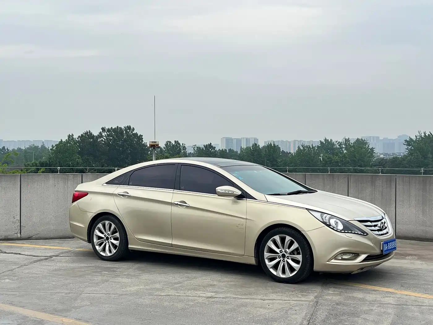Hyundai Sonata 2011 2.4L Automatic Top Edition фото 3